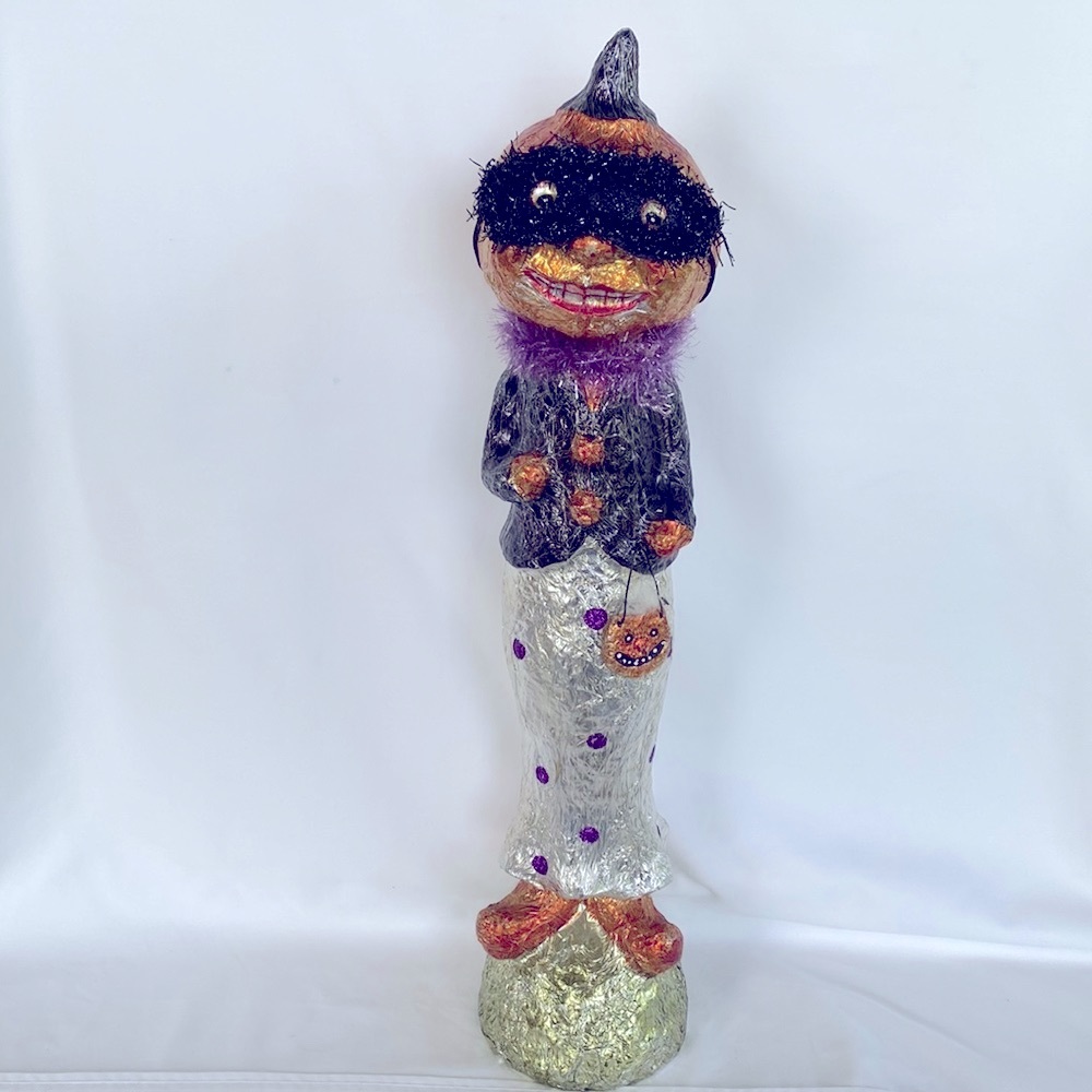 Gently Used Beautiful, Classy & Unique Halloween Decor. Used Only A Couple Times